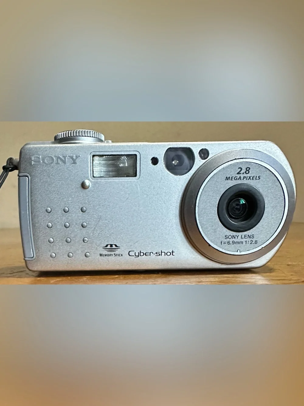 Sony Cyber-shot DSC-P3 MPEGMovieEX 2.8MP 3x Zoom Compact Digital Still Camera